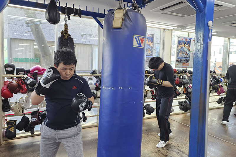 サンドバック打ち体力づくり